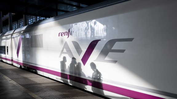 Renfe suma una nueva frecuencia de alta velocidad por sentido para conectar Zaragoza con Madrid y Barcelona