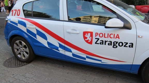 El choque entre un turismo y un patinete deja dos menores heridas en Zaragoza
