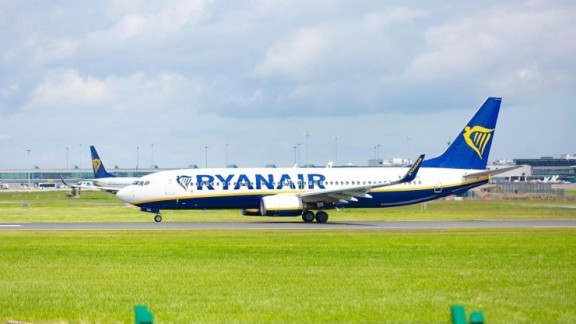 Ryanair anuncia dos nuevas rutas con el aeropuerto de Zaragoza: a Santiago y a Venecia