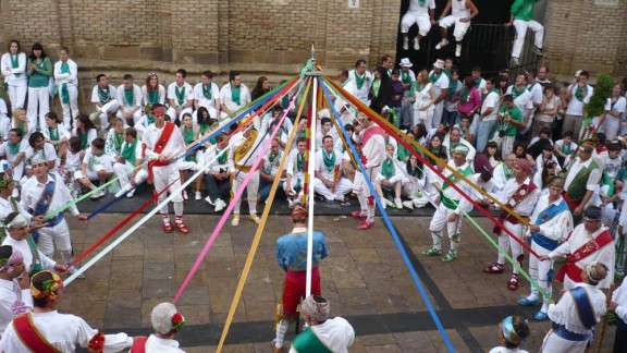 Los Danzantes de Huesca realizan el último ensayo previo a las fiestas de San Lorenzo