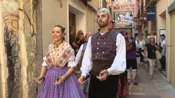 La música en directo y el folclore, protagonistas en las fiestas más callejeras del Tubo