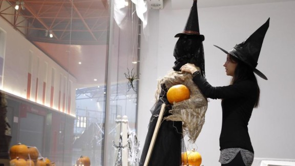 Consumo pide precaución en Halloween tras inmovilizar más de 4.000 productos de bazares y tiendas