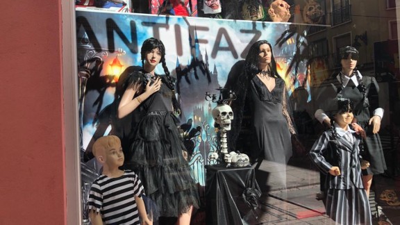La familia Addams y la temática mexicana, entre los disfraces más populares de Halloween 2023