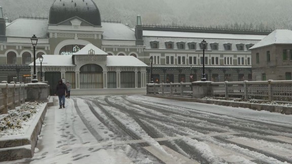La primera gran nevada llega al Pirineo con espesores de hasta 10 centímetros