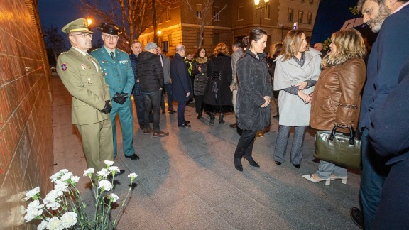 Zaragoza recuerda a las víctimas del atentado con coche bomba de 1987 junto a San Juan de los Panetes