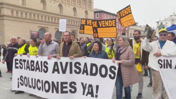 Las organizaciones agrarias toman el centro de Zaragoza para trasladar sus reivindicaciones a las administraciones