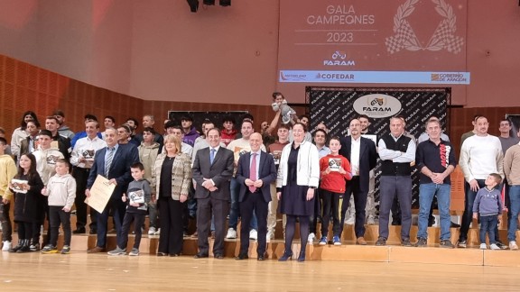 La Peña Motociclista Oscense, Ayuntamiento de Zaragoza y los federados más longevos: Premios FARAM 2023