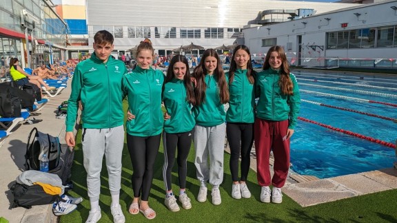 Buenos resultados para los nadadores de El Olivar en el Campeonato de España de invierno de natación