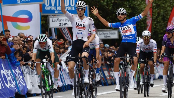 Fernando Barceló finaliza una Vuelta a Asturias rodeado de los mejores