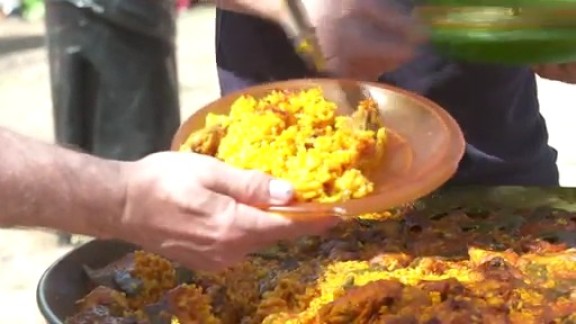 Familia, sol y comida para celebrar en Teruel el Sermón de las Tortillas