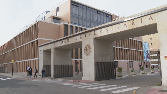 Imagen de ‘Objetivo’ entra en el nuevo edificio de Filosofía y Letras de la Universidad de Zaragoza