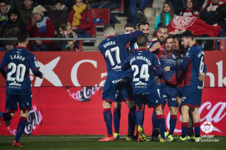 Celebración de un gol del Huesca frente al Girona. Fuente: La Liga.