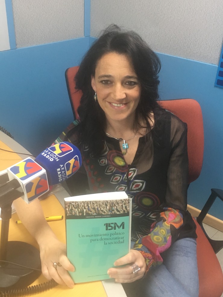 Entrevista a la politóloga Cristina Monge en Aragón Radio, junto a su obra "15M: Un movimiento político para democratizar la sociedad"