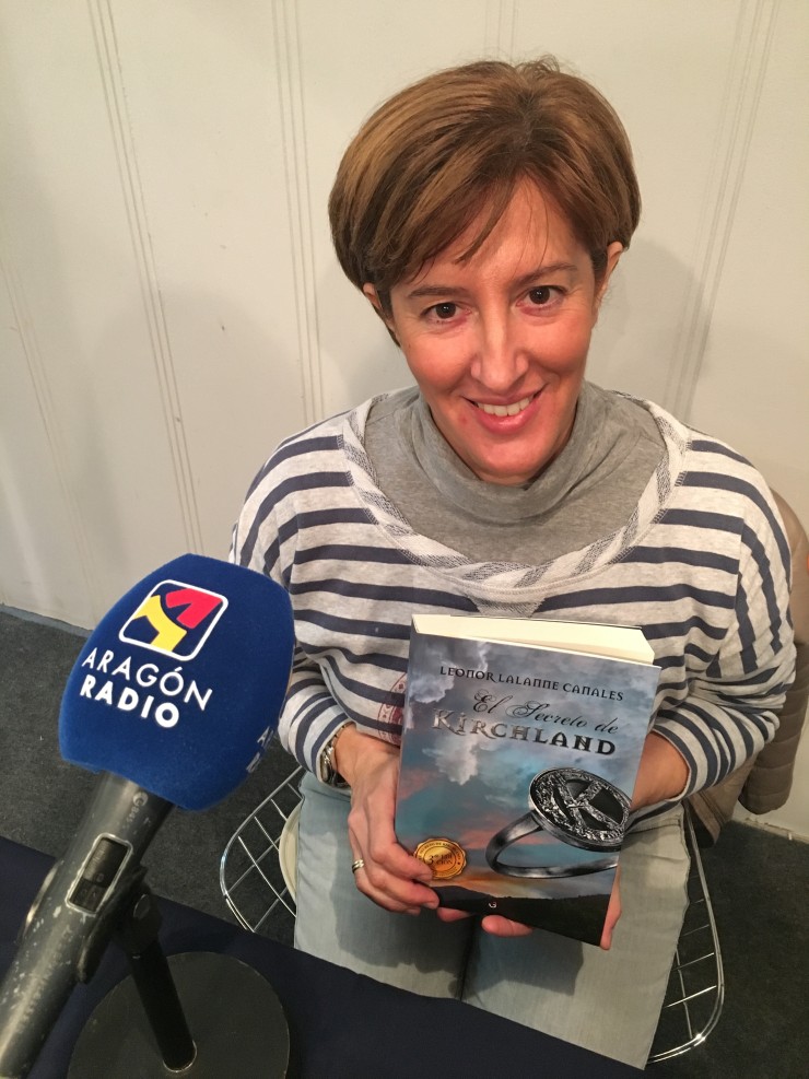 Entrevista a Leonor Lalanne en Aragón Radio, junto a su primera novela "El secreto de Kirchland"