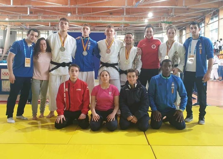 La Federación Aragonesa de Judo durante el campeonato.