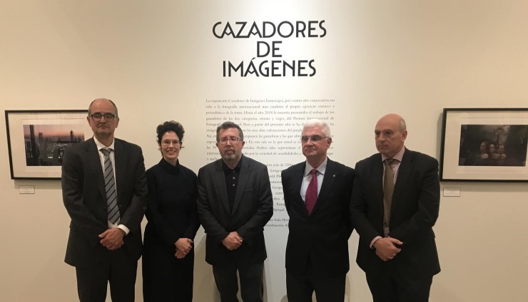 Inauguración de la exposición con las fotografías del premio 'Jalón Ángel'.