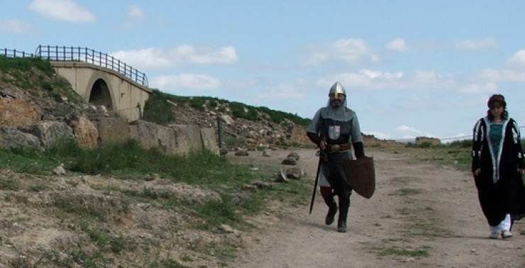 Imagen de El Poyo del Cid durante una recreación. (Foto: Camino del Cid)