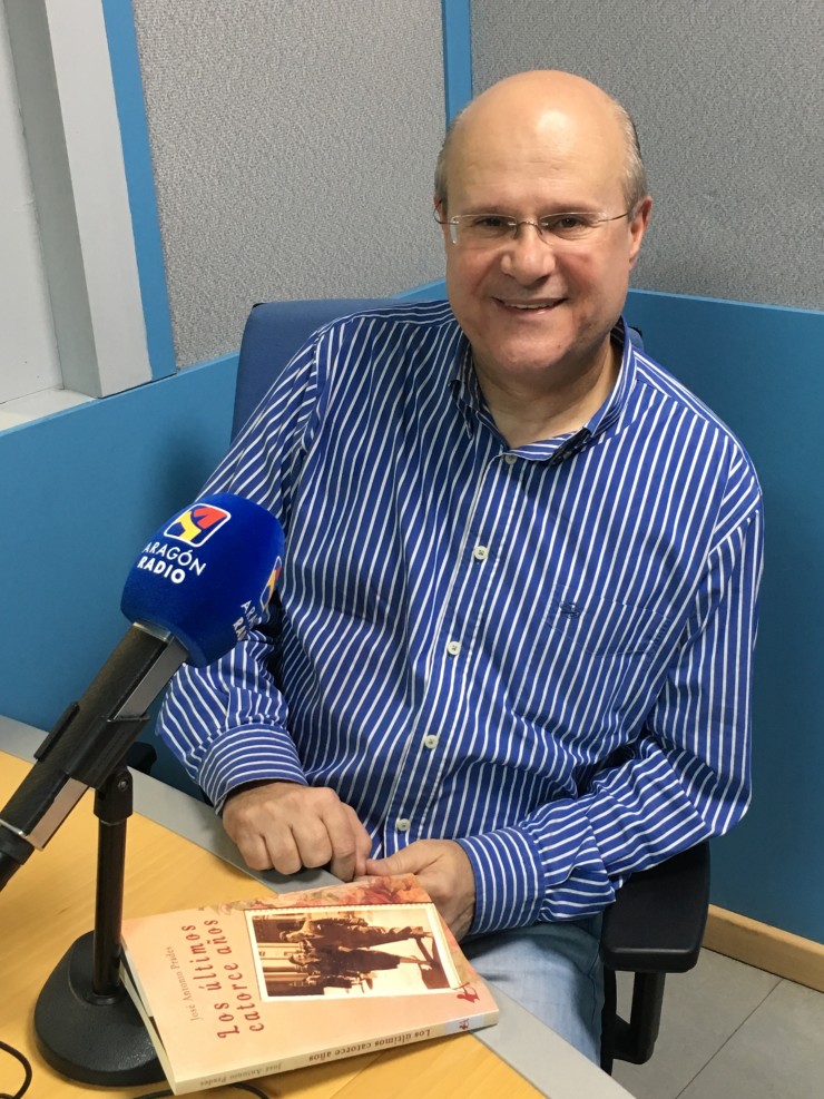 Entrevista a José Antonio Prades en Aragón Radio, junto a su obra "Los últimos catorce años"