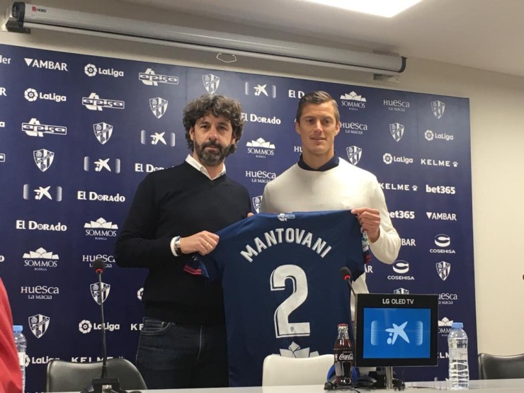 Mantovani ha sido presentado como nuevo jugador oscense