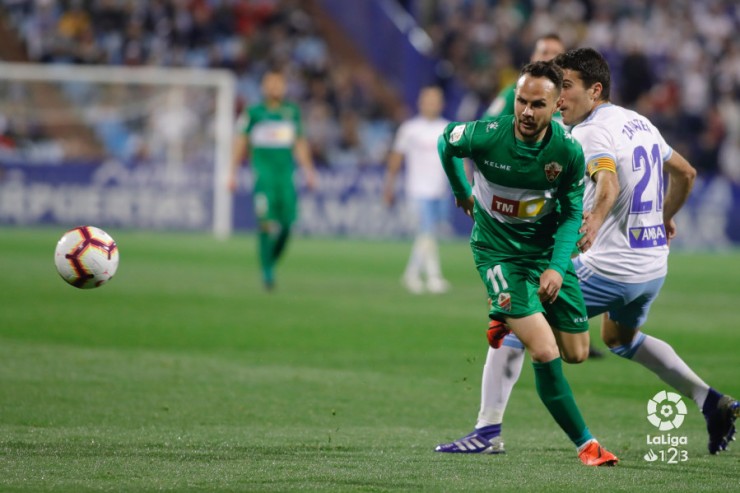 Linares celebra el primer gol del partido.