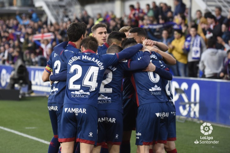 La SD Huesca en el partido que venció al Sevilla.