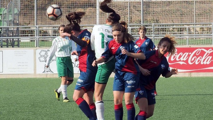 Imagen de un partido entre el Huesca y el Olivar. Fuente: SD Huesca.