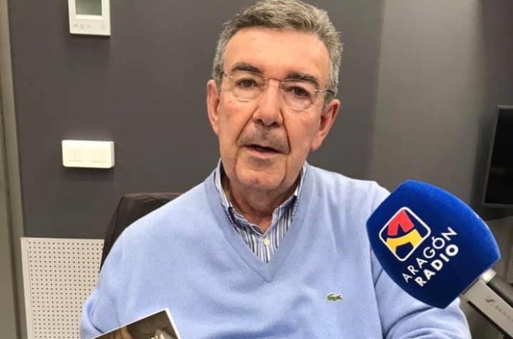 García Omedes visitó Aragón Radio con su publicación sobre San Gil de Luna.