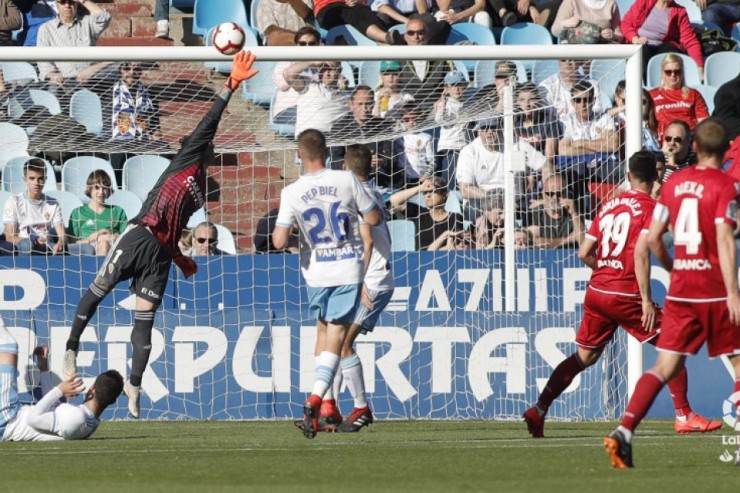 El Real Zaragoza en el último encuentro que disputó.