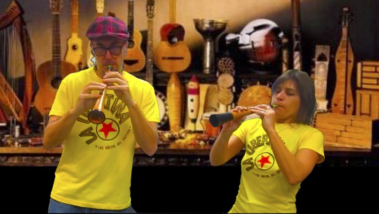 La versatilidad de Pepín Banzo y Elena Suárez-Perdomo les permite tocar instrumentos tanto de viento como de cuerda o de percusión