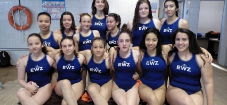 Componentes del equipo infantil femenino de la EWZ que acudirá al Campeonato de España.