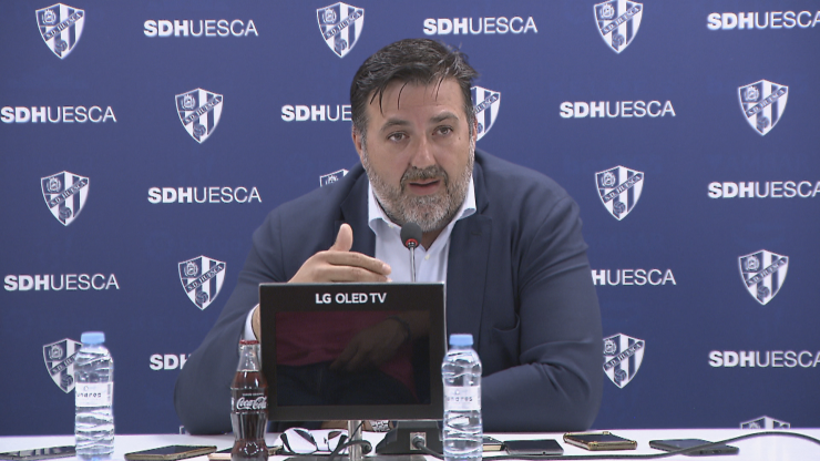 Rueda de prensa del consejero delegado del Huesca.