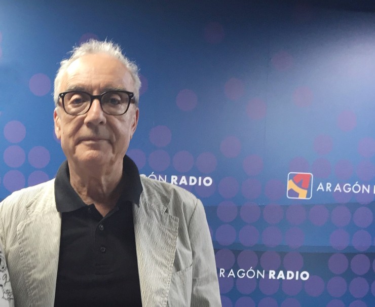 El autor valenciano conversa en Aragón Radio de su diario disfrazado de novela