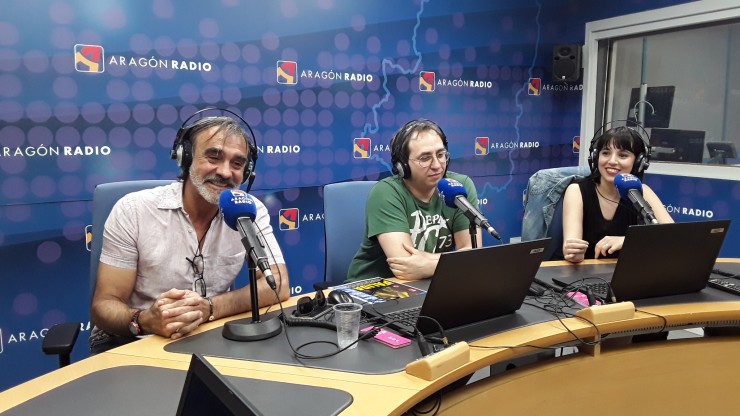 Sergio Montes, Antonio Magén e Ibone Becana en los estudios de Aragón Radio
