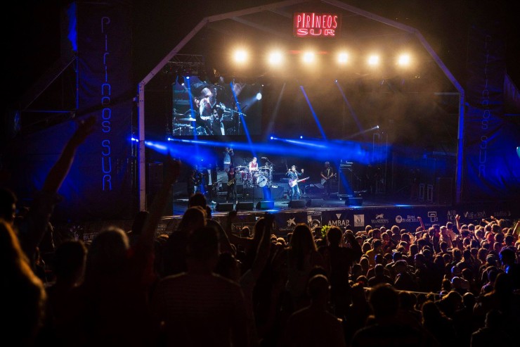 El escenario flotante de Lanuza acogerá los principales conciertos del festival (F. Pirineos Sur)