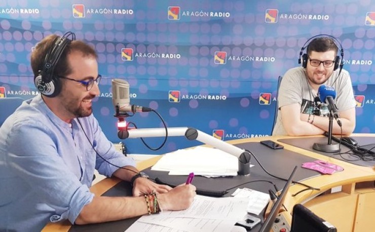 Adrián Morales y Óscar Vegas durante la entrevista en Aragón Radio