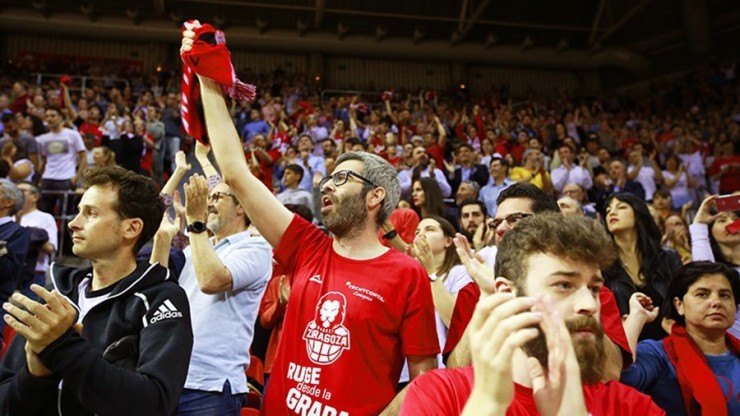 Aficionados de Basket Zaragoza durante la pasada campaña