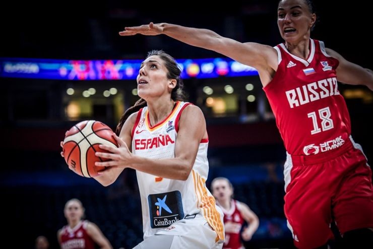 Cristina Ouviña en los cuartos del Eurobasket.