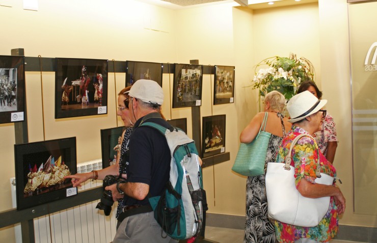 Las exposiciones ofrecen a los visitantes la posibilidad de descubrir y profundizar en otros aspectos del Festival Folklórico (F. Festival de Jaca)