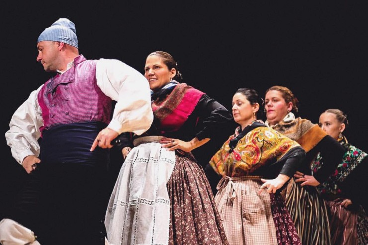 El grupo Folklorico 'El Pilar'  actuará en Muniesa a partir de las 18 horas