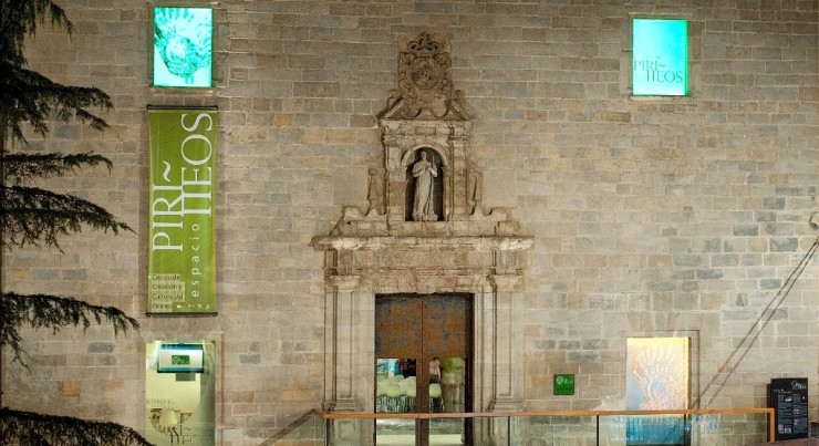 El Espacio Pirineos acoge la conferencia 'Las inscripciones del claustro de Roda: escritura y memoria'