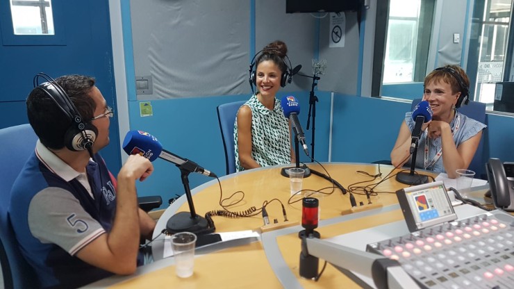 Entrevista en los estudios de Aragón Radio.