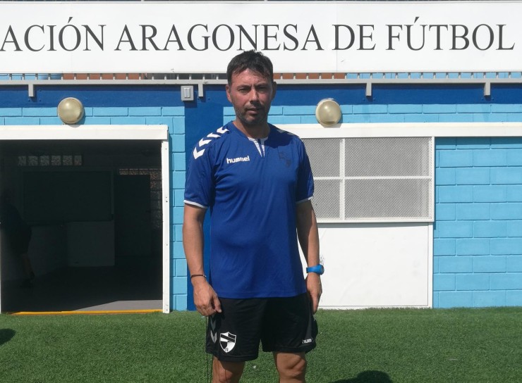 El entrenador del Ebro, Manolo Sanlúcar. Fuente: CD Ebro.