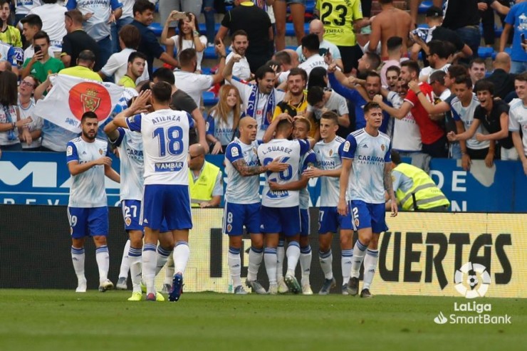 Los jugadores del Real Zaragoza celebran un gol anotado ante el Extremadura el pasado fin de semana.
