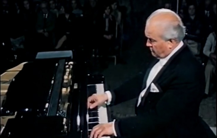 Del Pueyo, en una imagen del documental 'Eduardo del Pueyo ou la volonté d'être pianiste'.