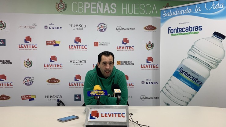 Guillermo Arenas en rueda de prensa. Foto: Levitec Huesca.
