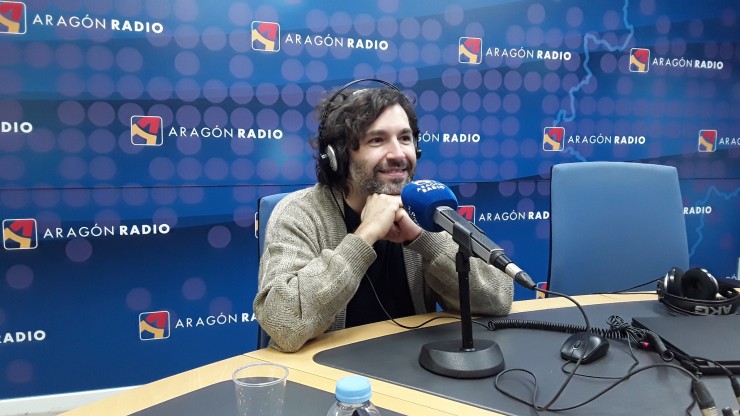 El músico Jorge Landrija, en los estudios de Aragón Radio