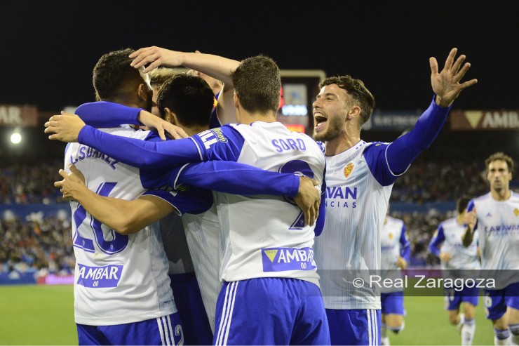 Los jugadores del Real Zaragoza celebran el gol de Luis Suárez. Foto: Real Zaragoza