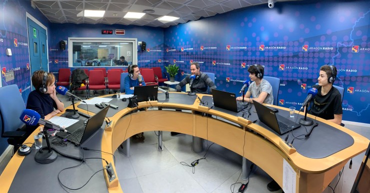 Los hermanos Martín estuvieron en los estudios de Aragón Radio.
