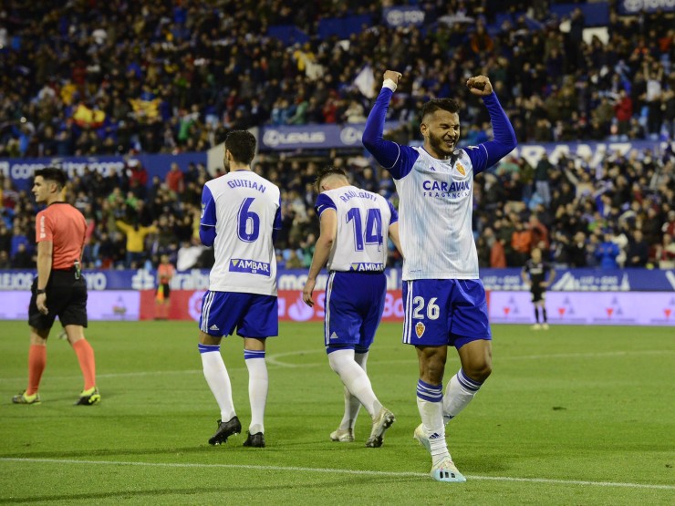 Luis Suárez celebra un gol anotado en el último partido en La Romareda.
