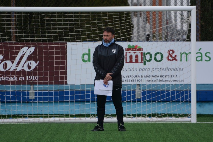 Manolo Sanlúcar durante un entrenamiento. Foto: CD Ebro.